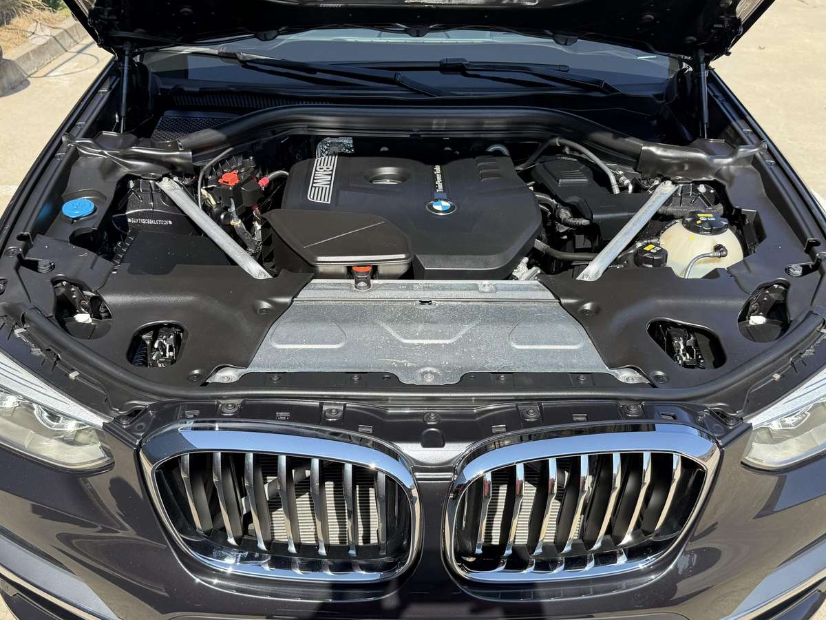 BMW X3, 2.0 l., off-road / crossover
