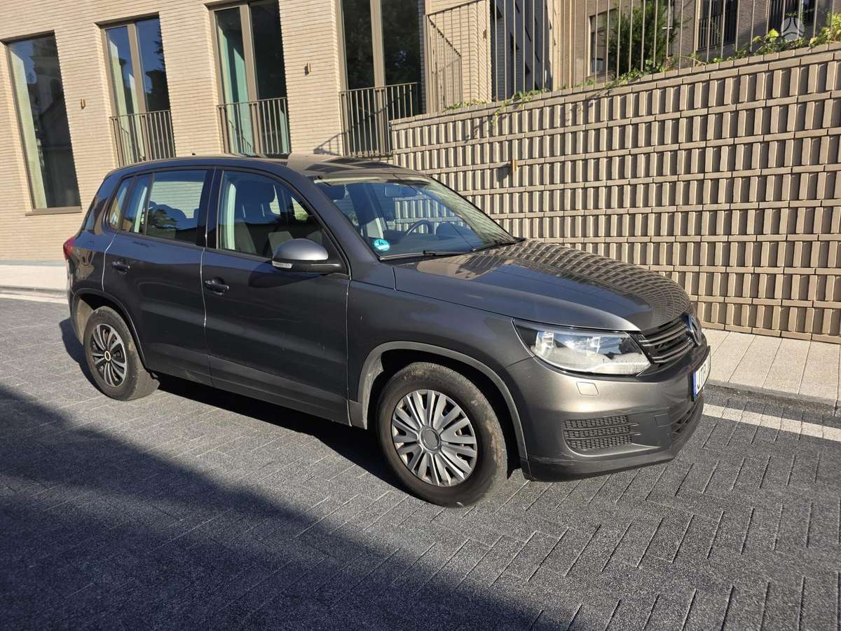 Volkswagen Tiguan - 2
