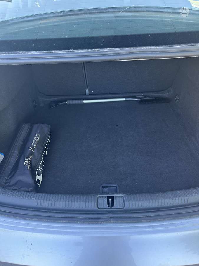 Audi A3, 1.6 l., Седан