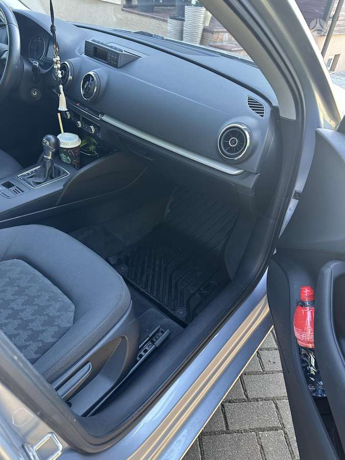 Audi A3, 1.6 l., Седан
