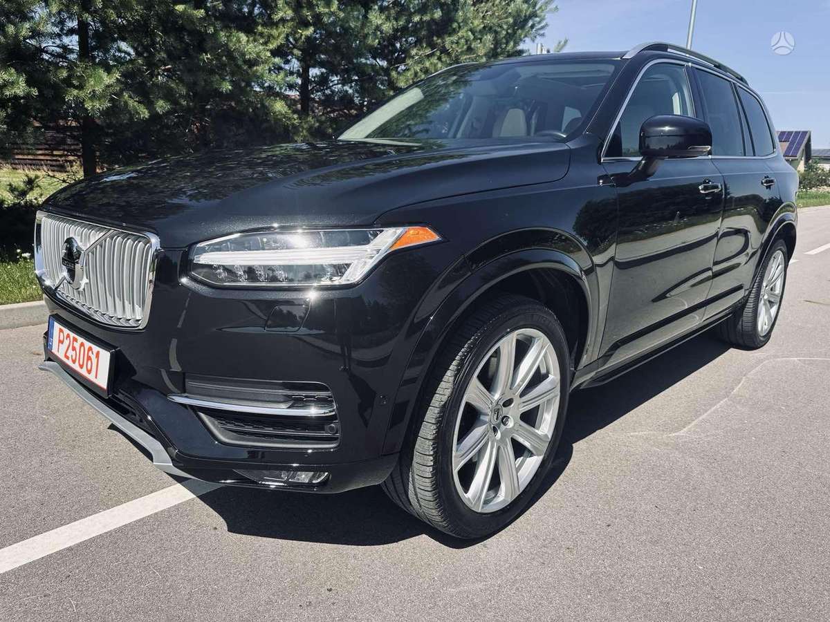 Volvo XC90 - 1