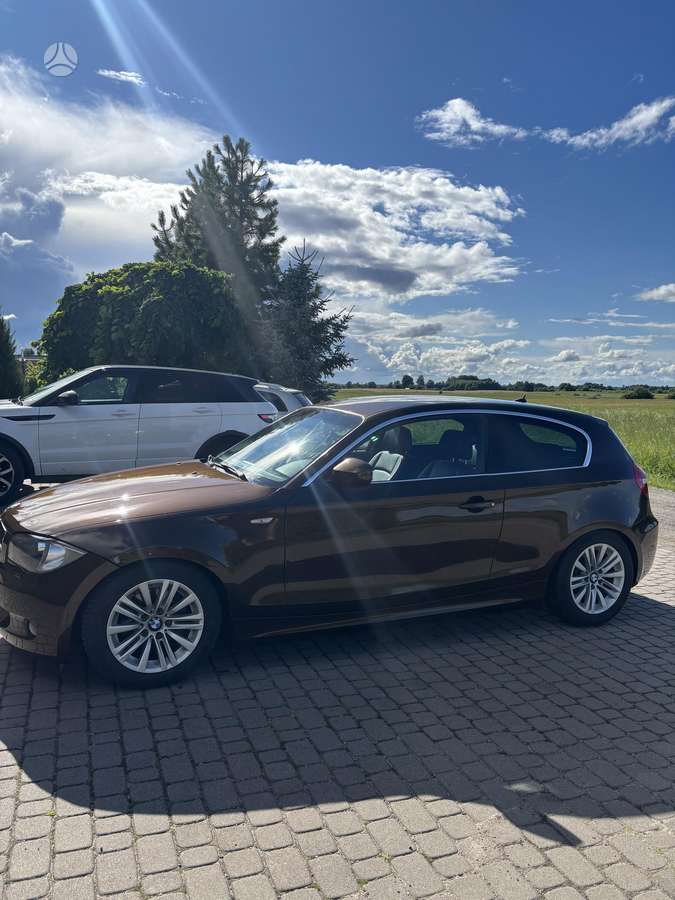 BMW 120, Хэтчбек