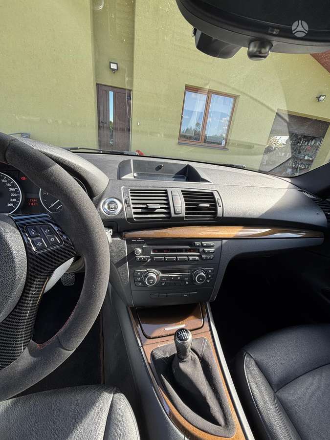 BMW 120, hatchback