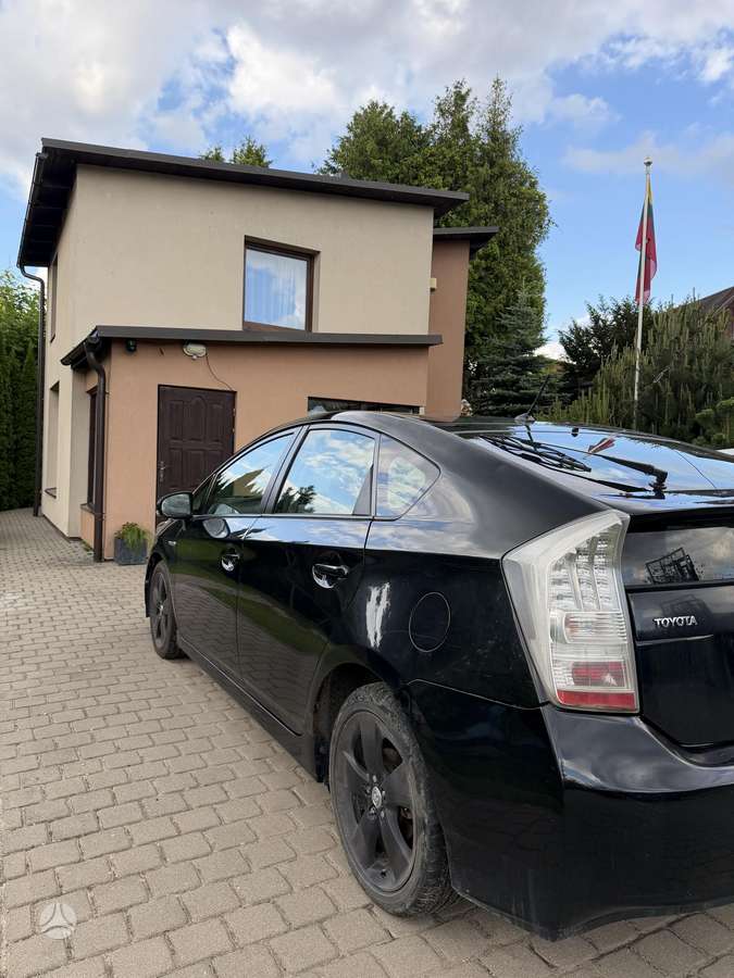 Toyota Prius - 3
