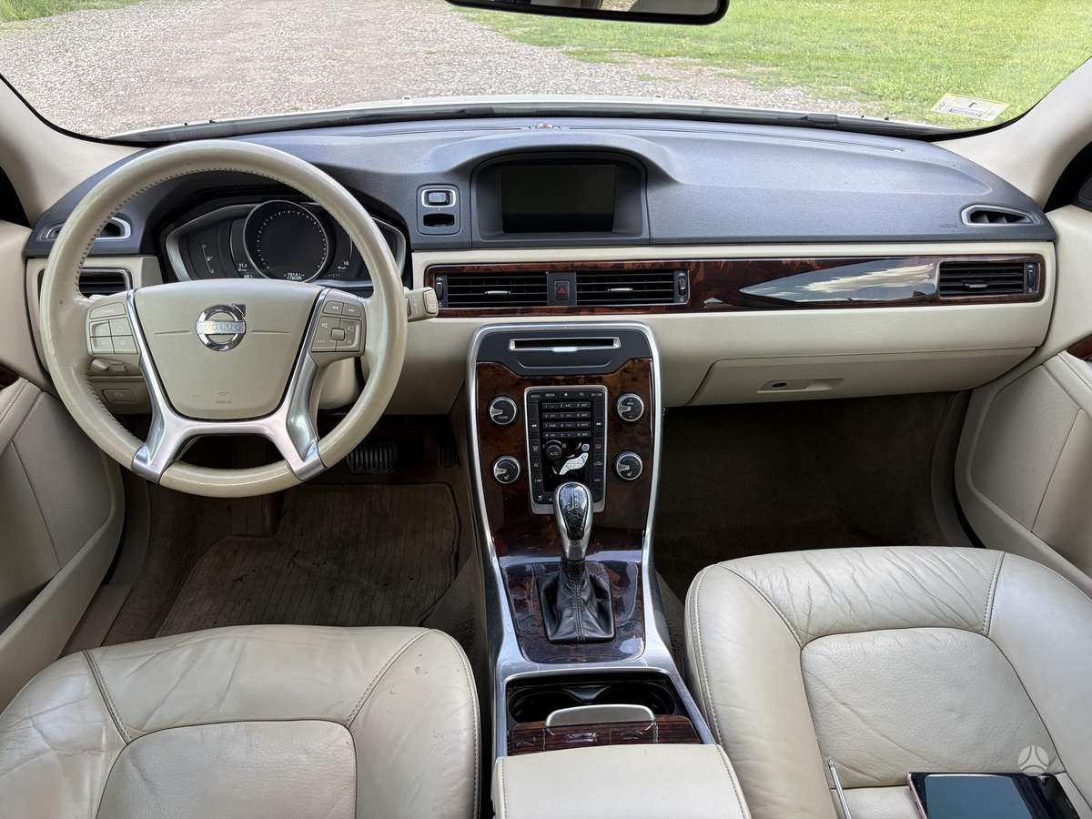 Volvo XC70 - 9