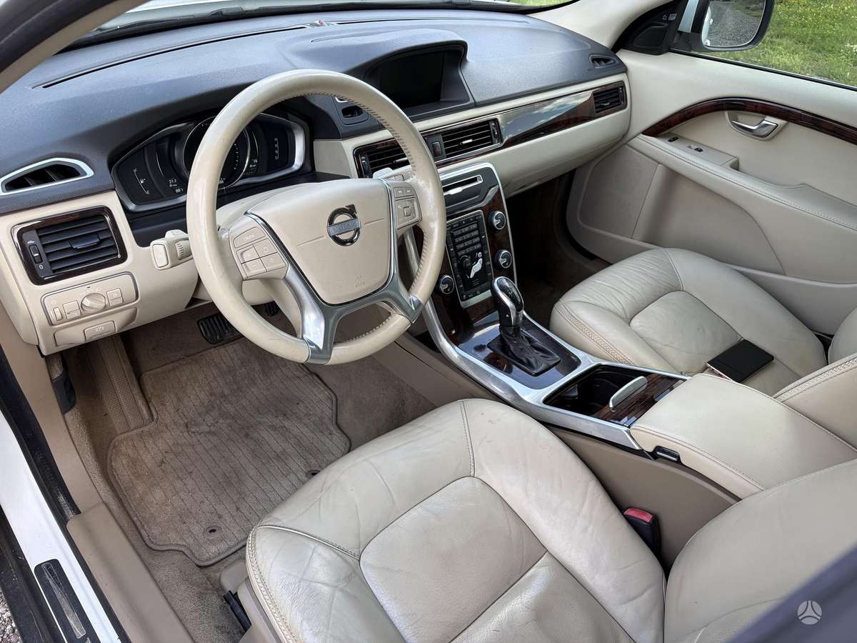 Volvo XC70 - 10