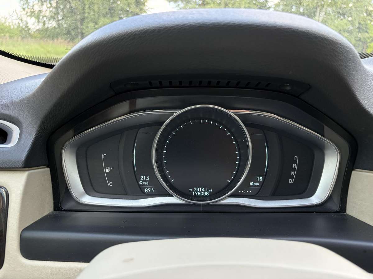 Volvo XC70 - 11