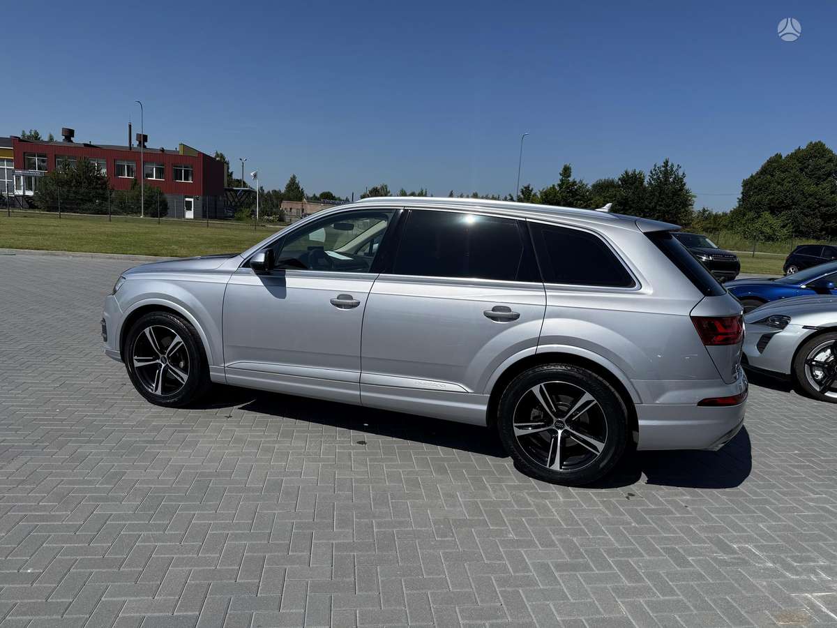 Audi Q7, 3.0 l., off-road / crossover