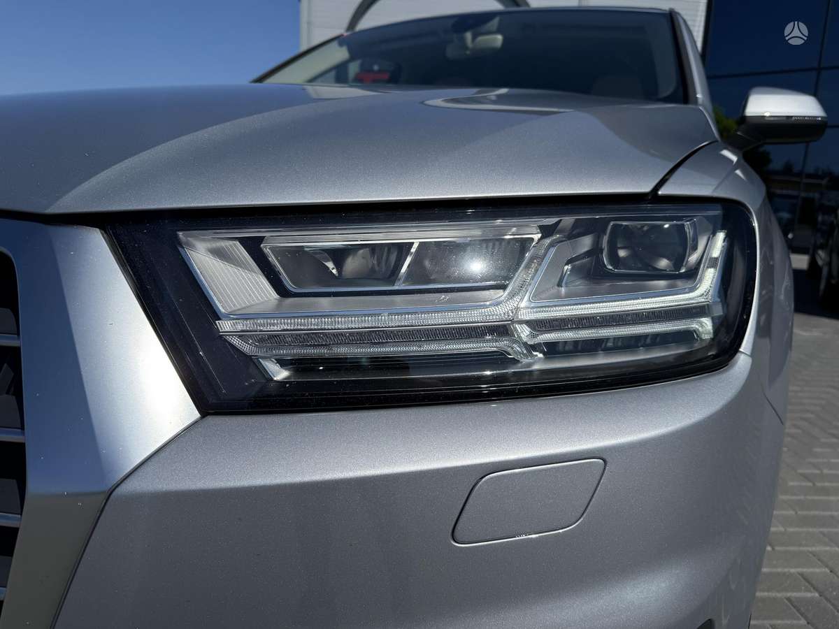 Audi Q7, 3.0 l., off-road / crossover
