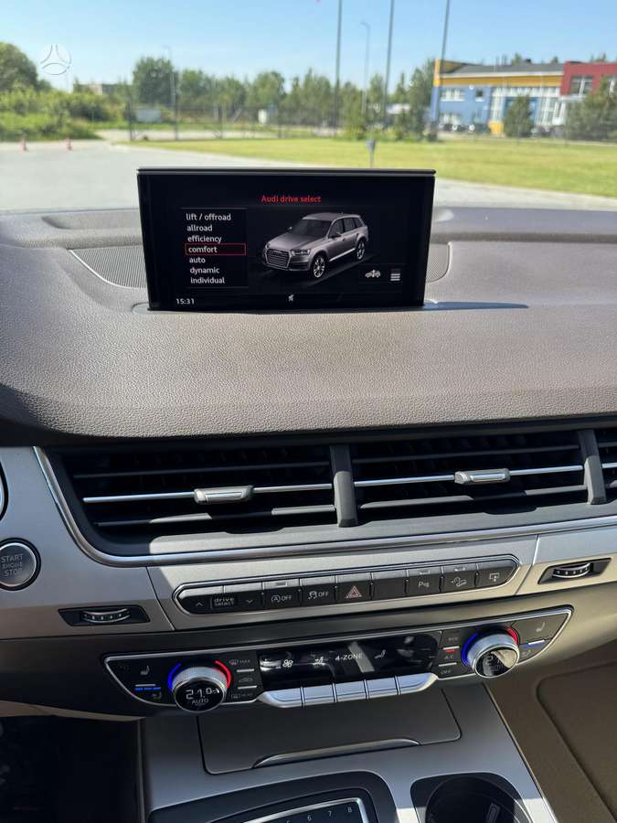 Audi Q7, 3.0 l., off-road / crossover