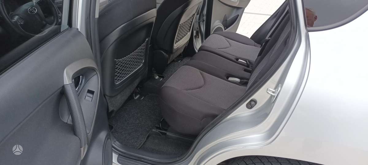 Toyota RAV4 - 12