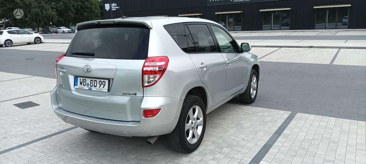 Toyota RAV4 - 11