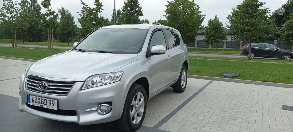 Toyota RAV4 - 1