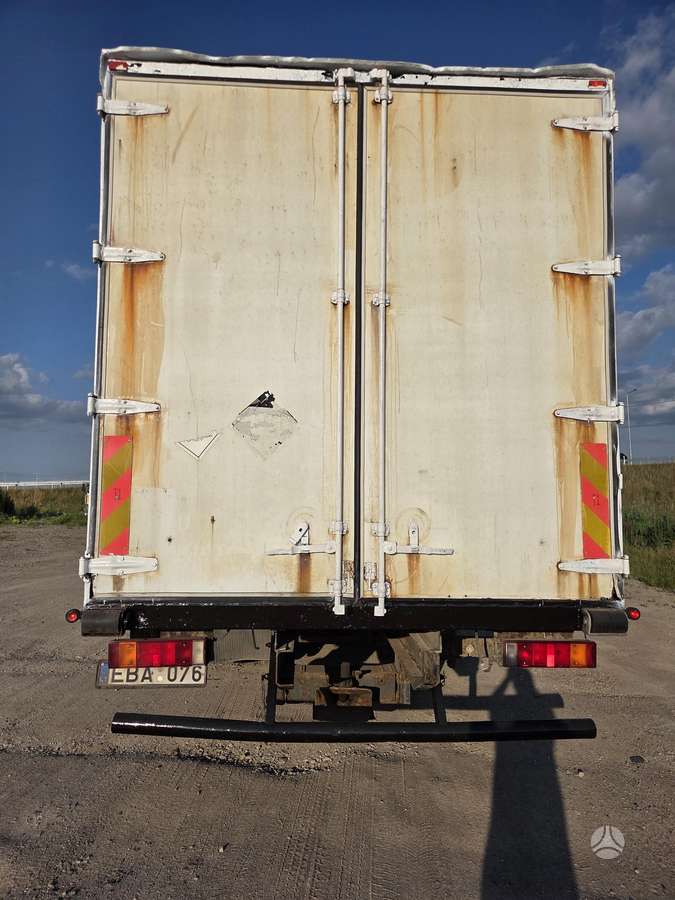 DAF XF105, box trucks / box vans