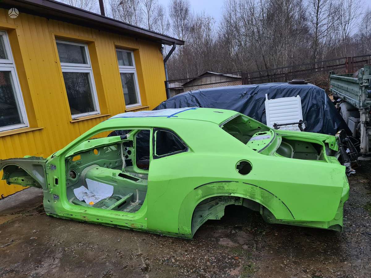 Dodge Challenger по частям