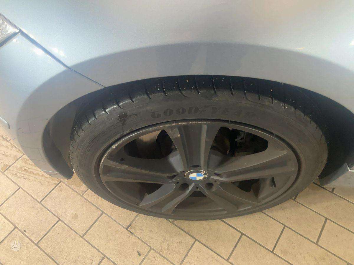 BMW 130, 3.0 l., hatchback