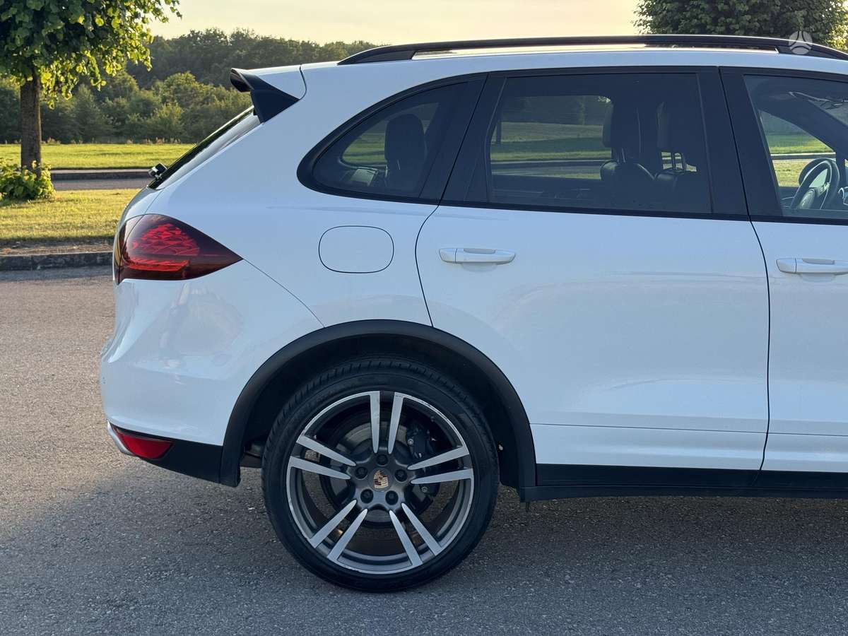 Porsche Cayenne - 5
