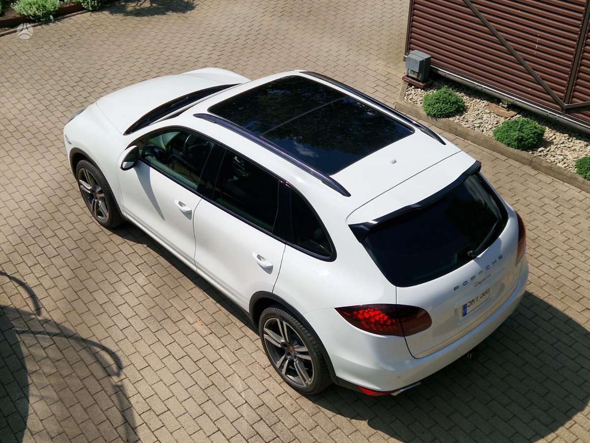 Porsche Cayenne - 2