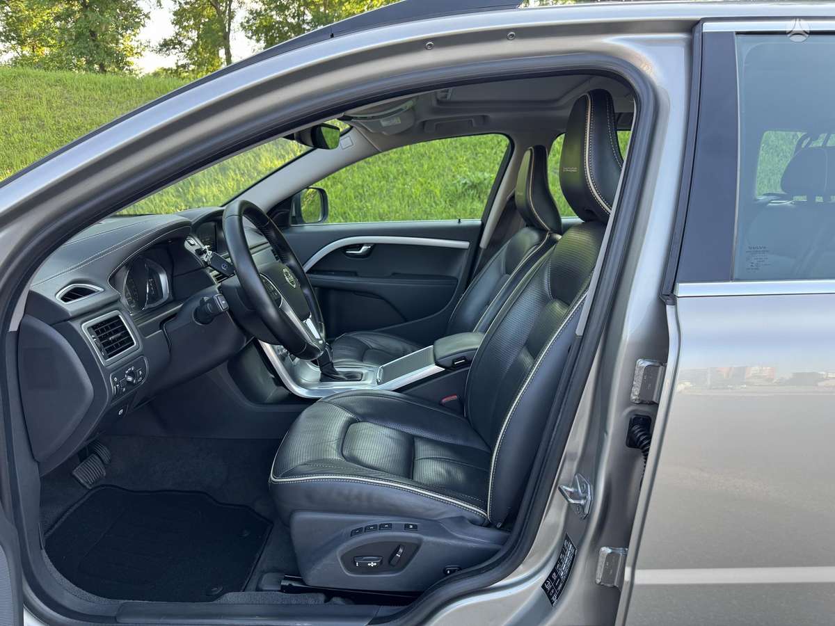 Volvo XC70, 2.0 l., Универсал