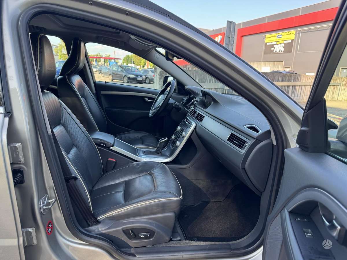Volvo XC70, 2.0 l., Универсал