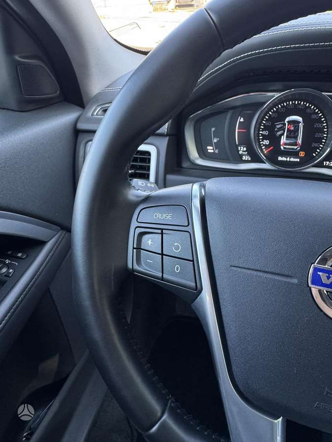Volvo XC70, 2.0 l., Универсал