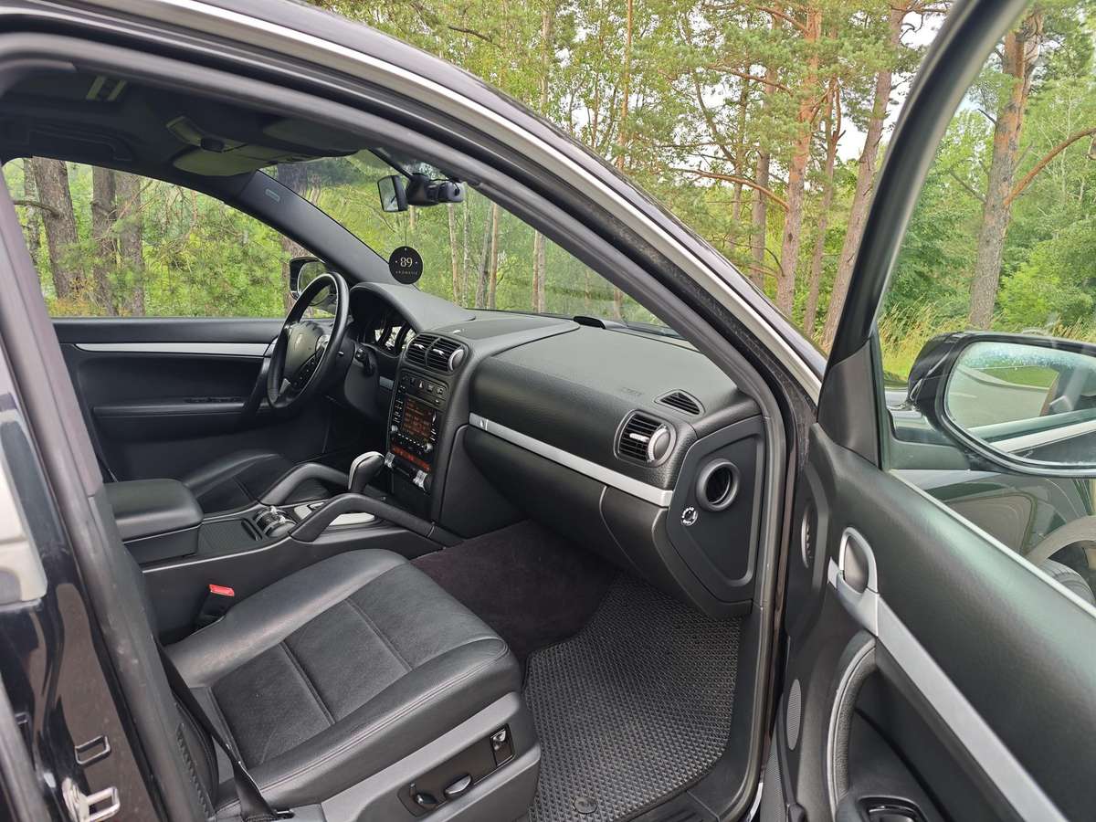 Porsche Cayenne - 11