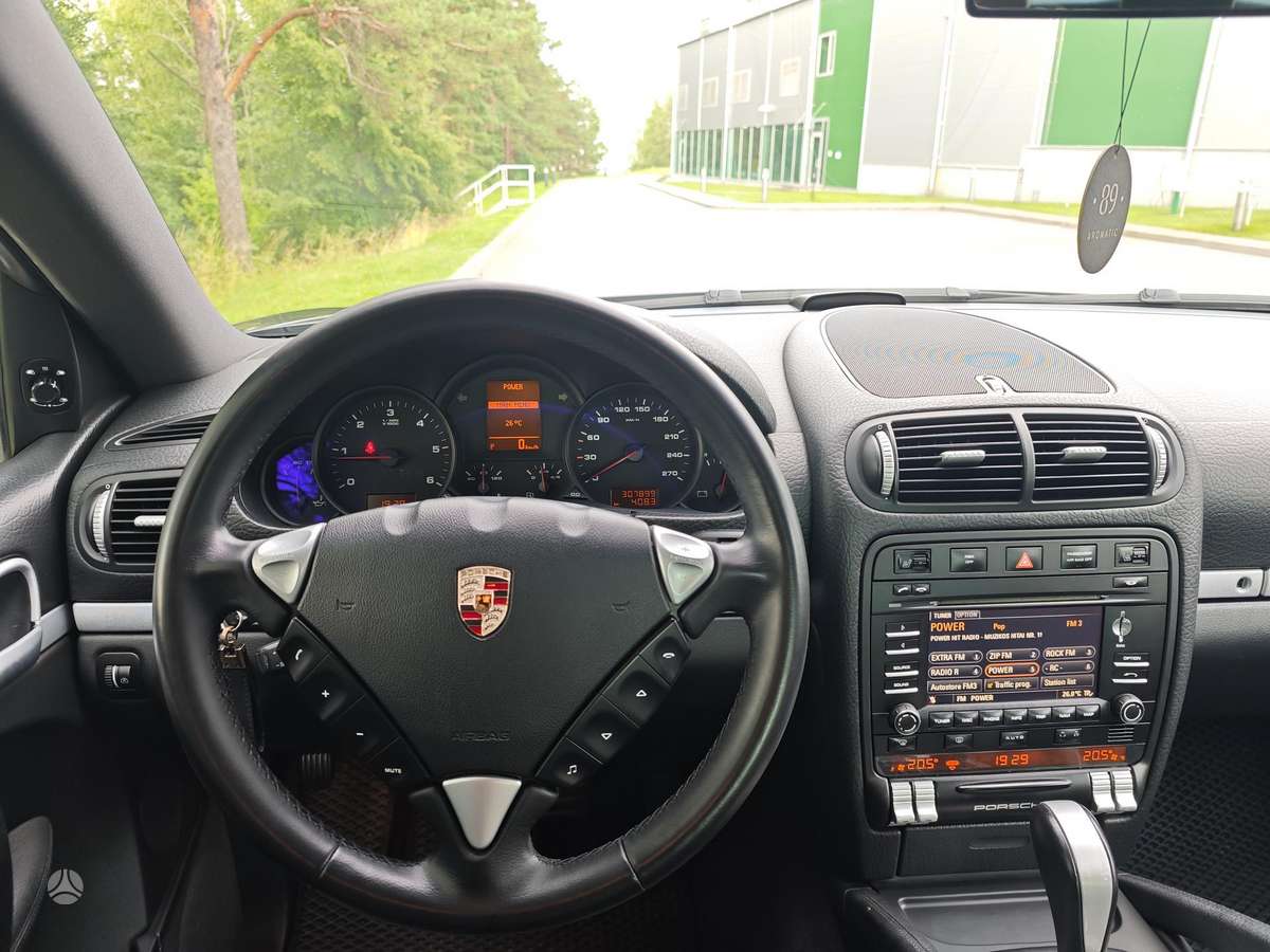 Porsche Cayenne - 10
