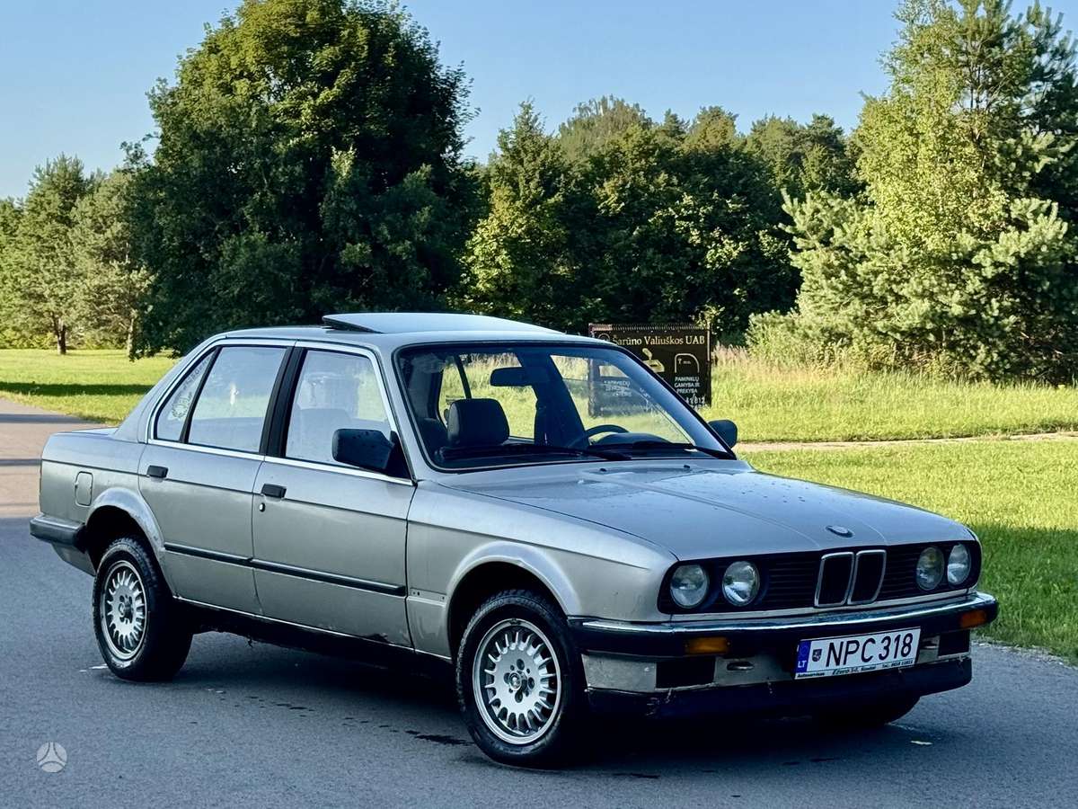 BMW 318, 1.8 l., Седан