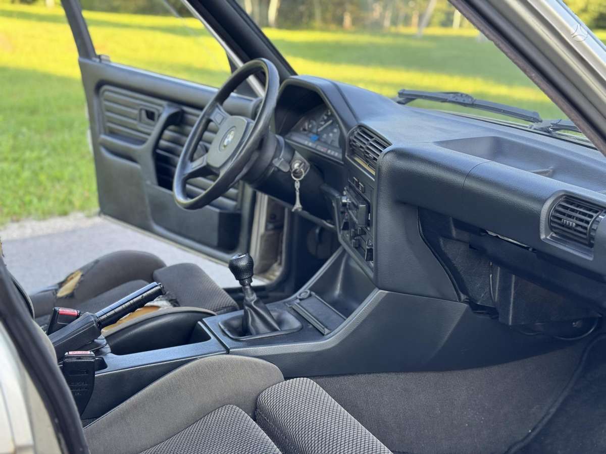 BMW 318, 1.8 l., Седан