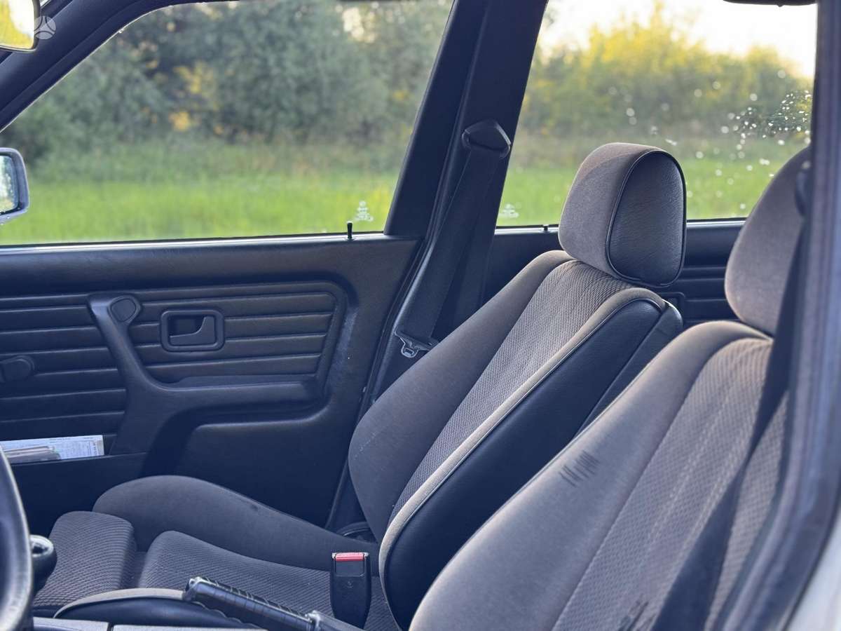 BMW 318, 1.8 l., Седан