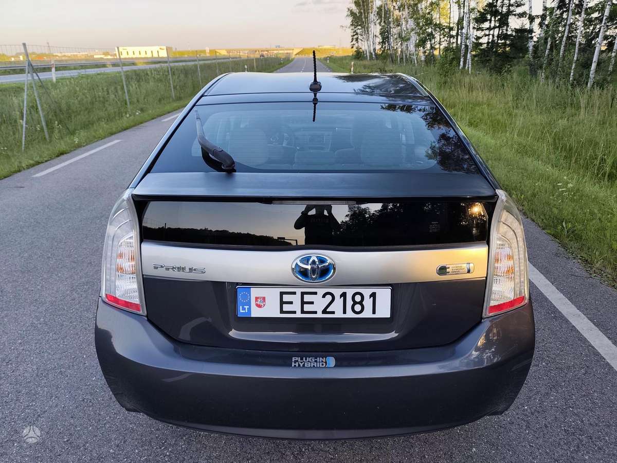 Toyota Prius - 5