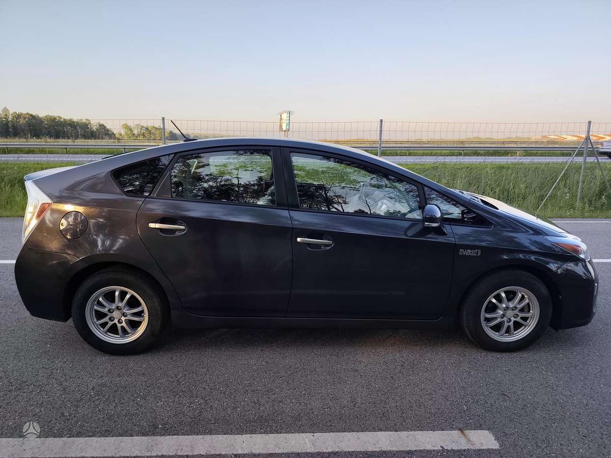 Toyota Prius - 8