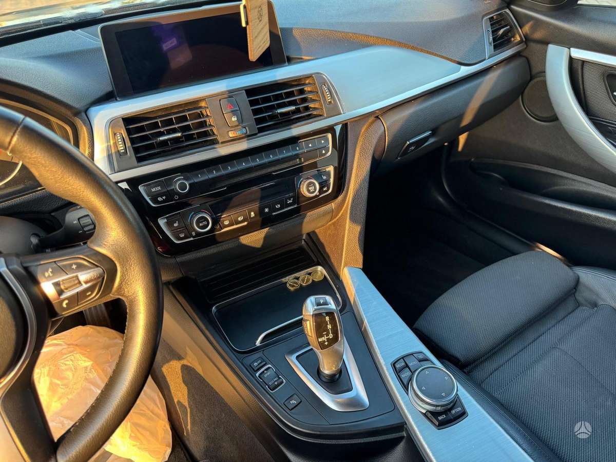BMW 320, 2.0 l., Седан