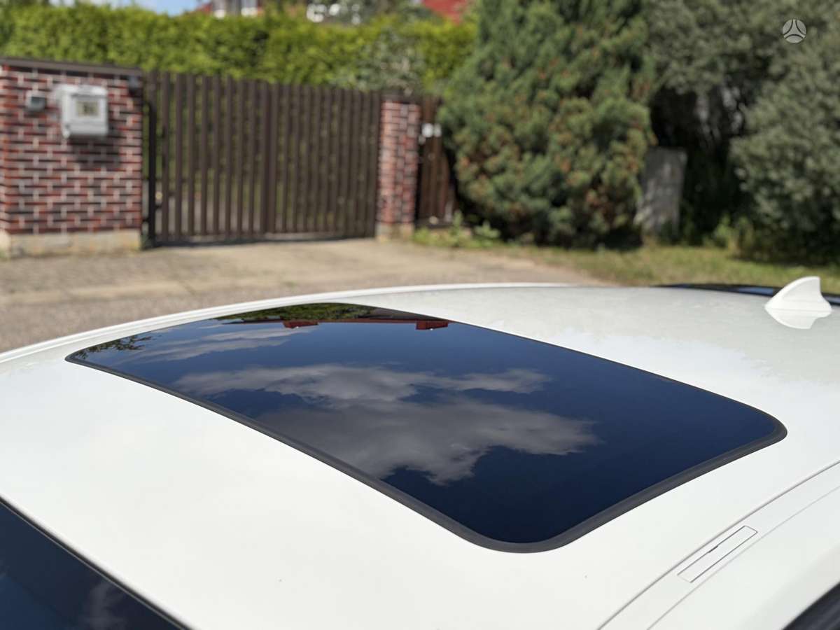 BMW 116, 2.0 l., hatchback