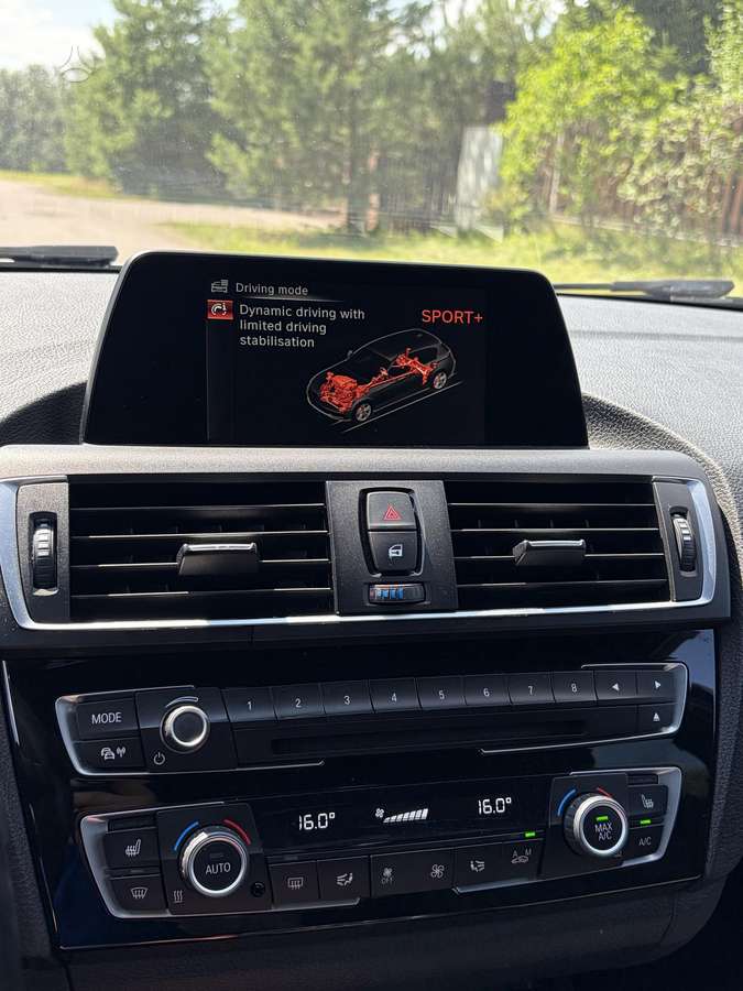 BMW 116, 2.0 l., hatchback