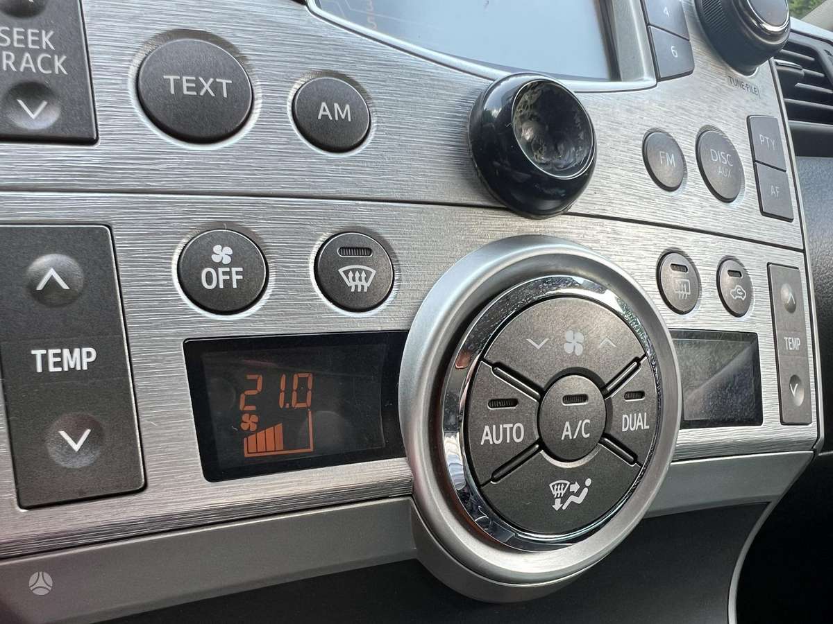 Toyota Verso, 2.2 l., Хэтчбек