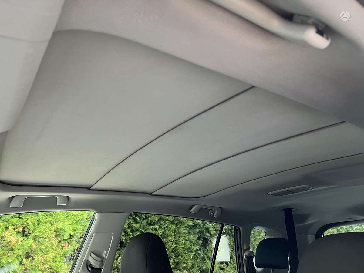 Toyota Verso, 2.2 l., Хэтчбек