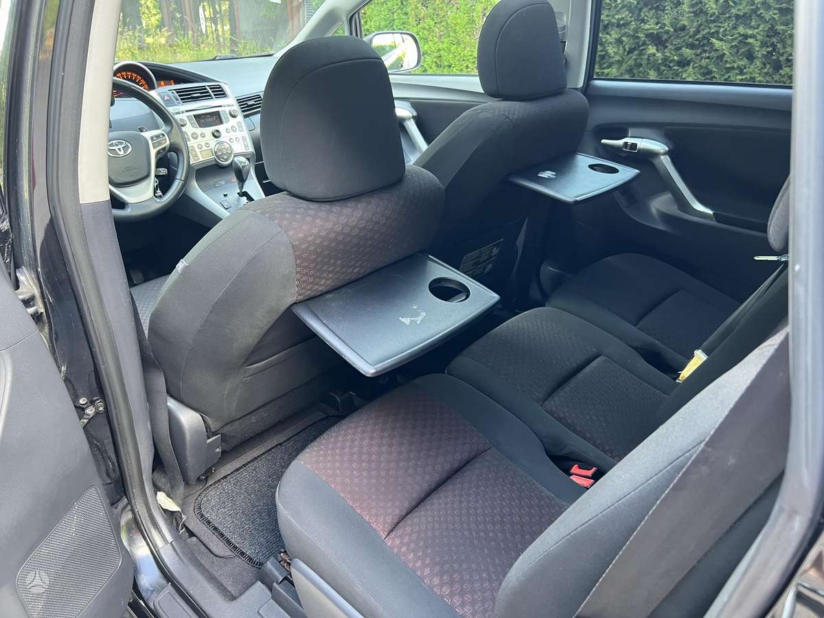 Toyota Verso, 2.2 l., Хэтчбек