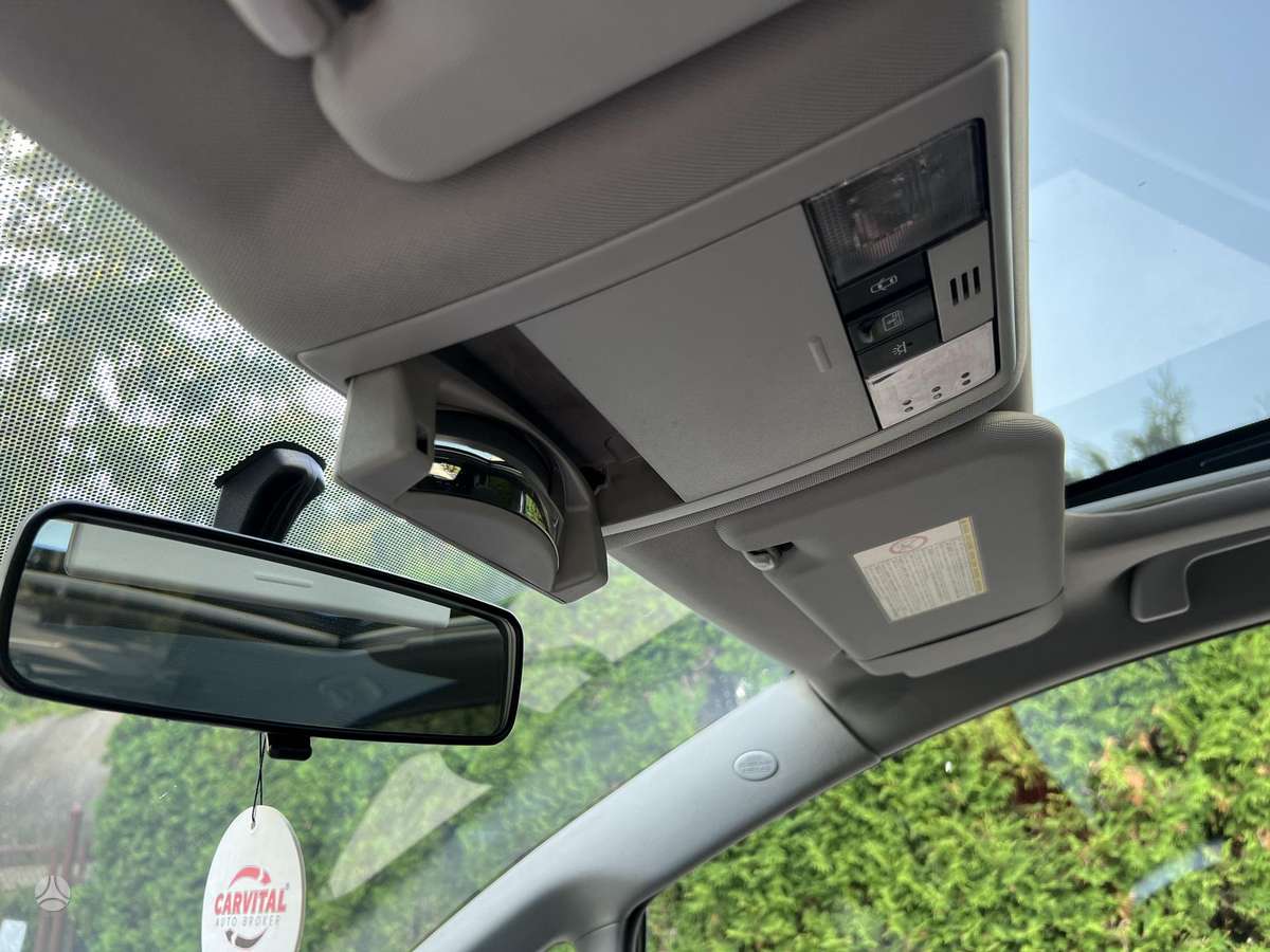 Toyota Verso, 2.2 l., Хэтчбек