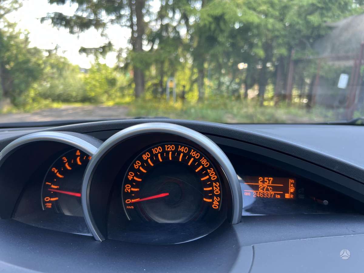 Toyota Verso, 2.2 l., Хэтчбек