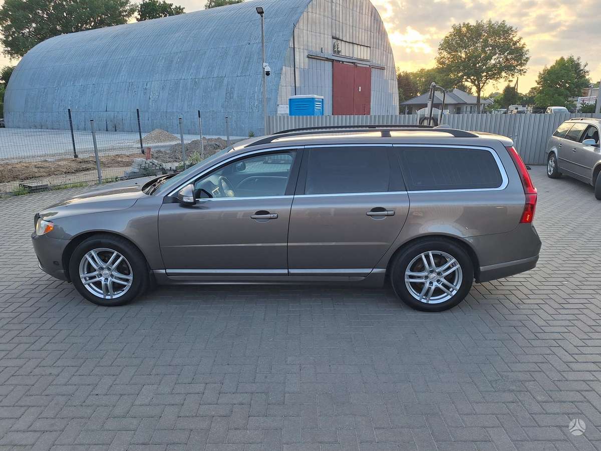 Volvo V70, 2.4 l., universalas