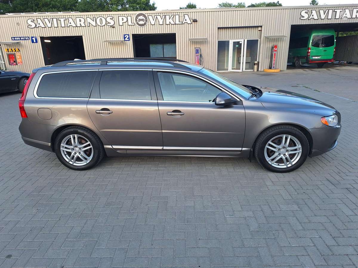 Volvo V70, 2.4 l., universalas