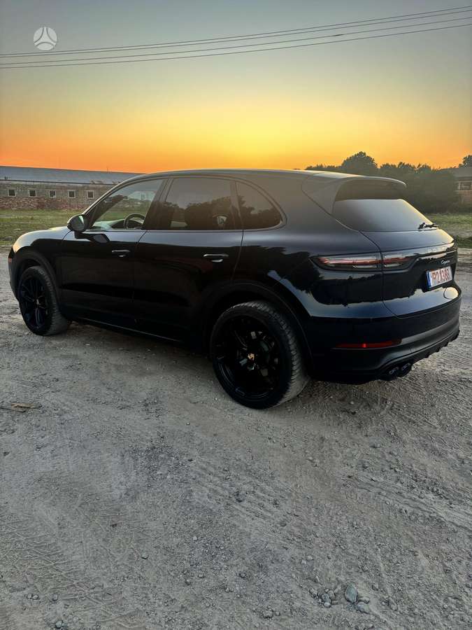Porsche Cayenne - 6
