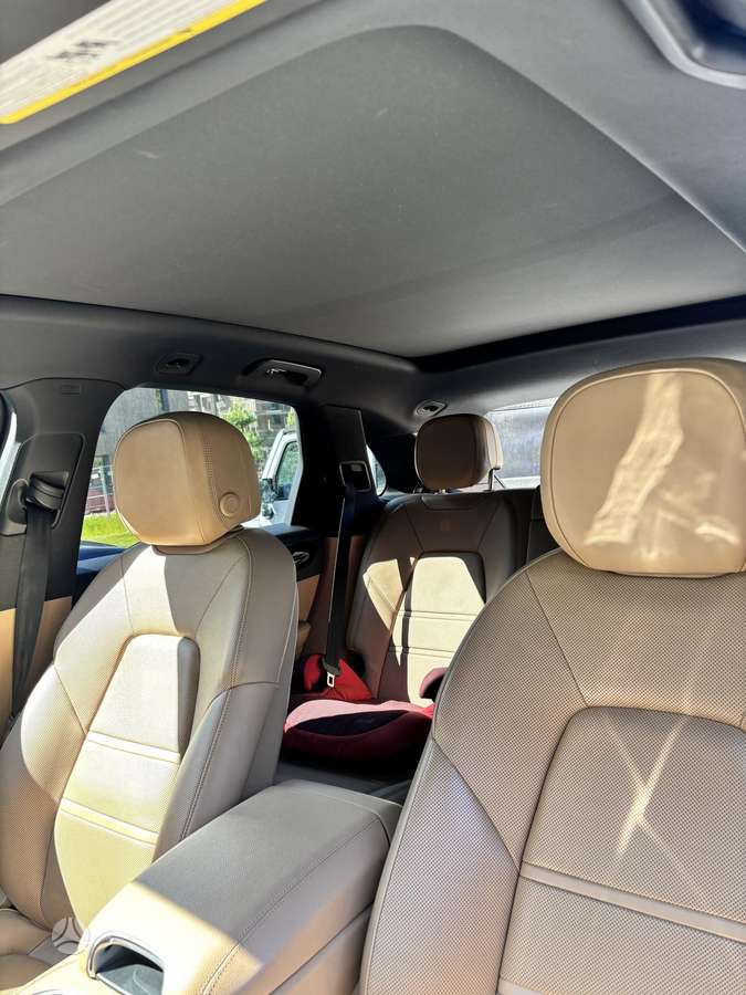 Porsche Cayenne - 12