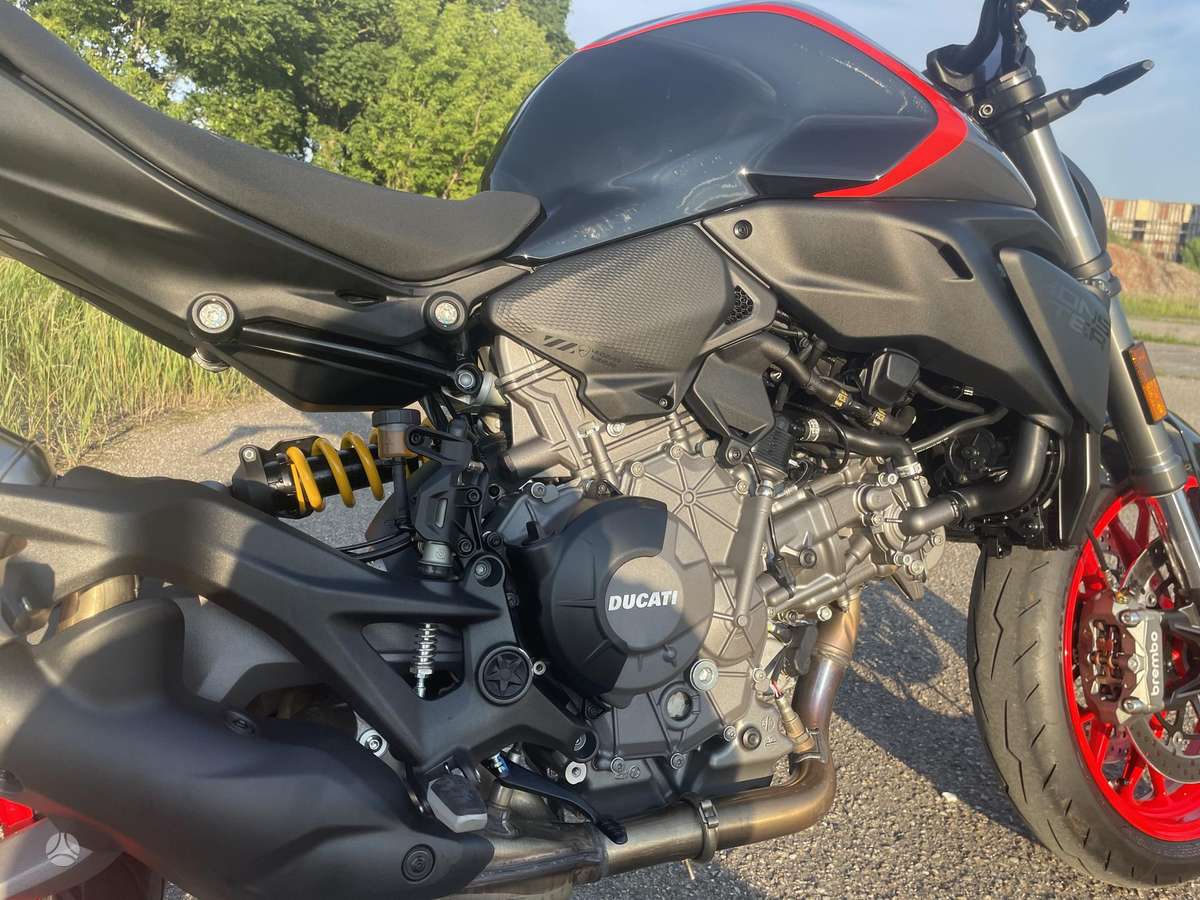 Ducati Monster 890cc, street / классические