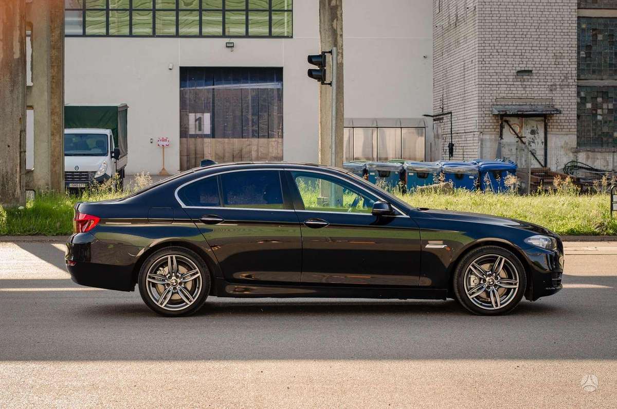 BMW 528, 2.0 l., saloon / sedan