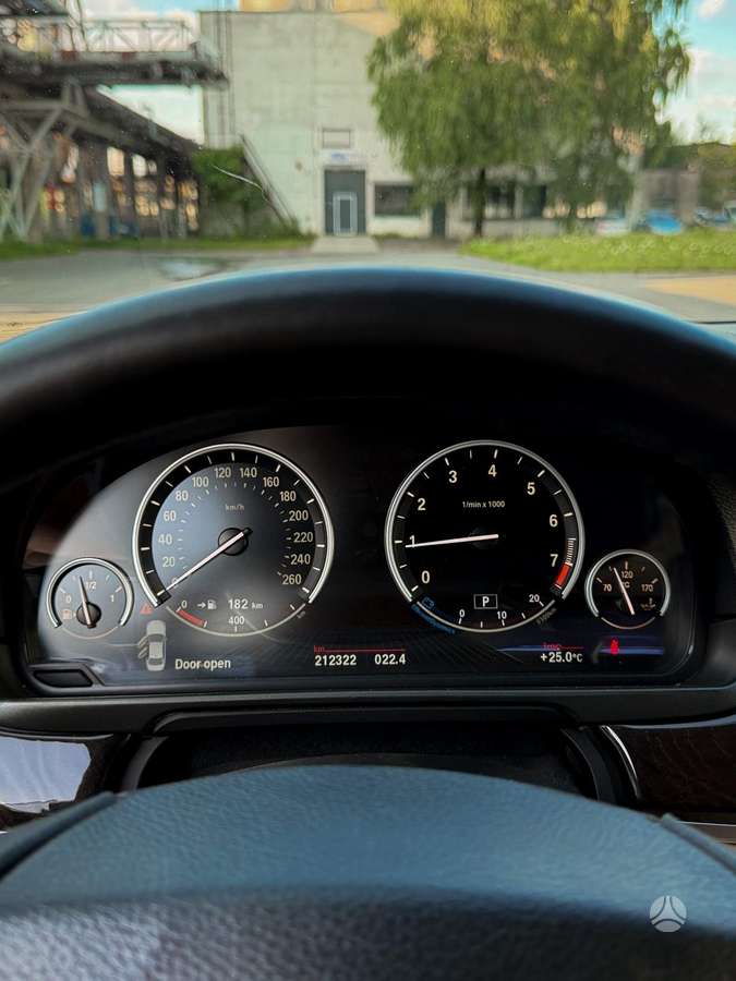BMW 528, 2.0 l., saloon / sedan