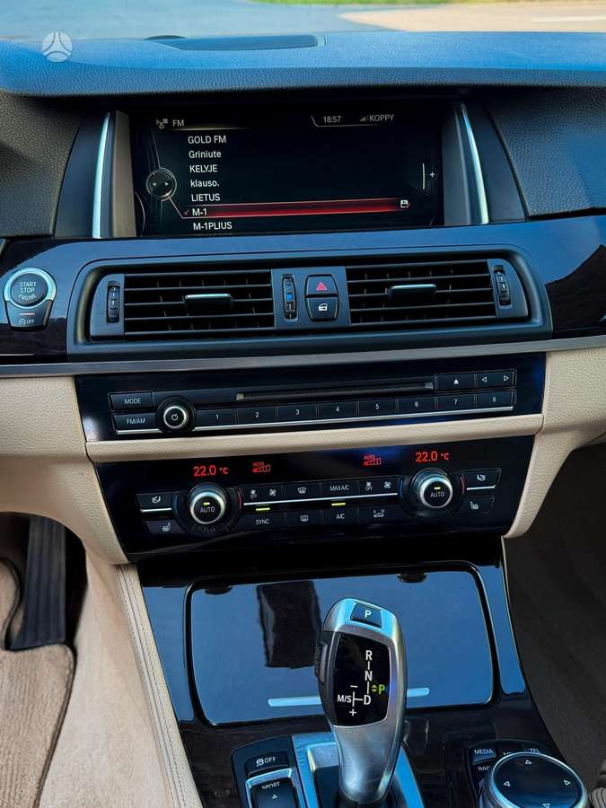 BMW 528, 2.0 l., saloon / sedan
