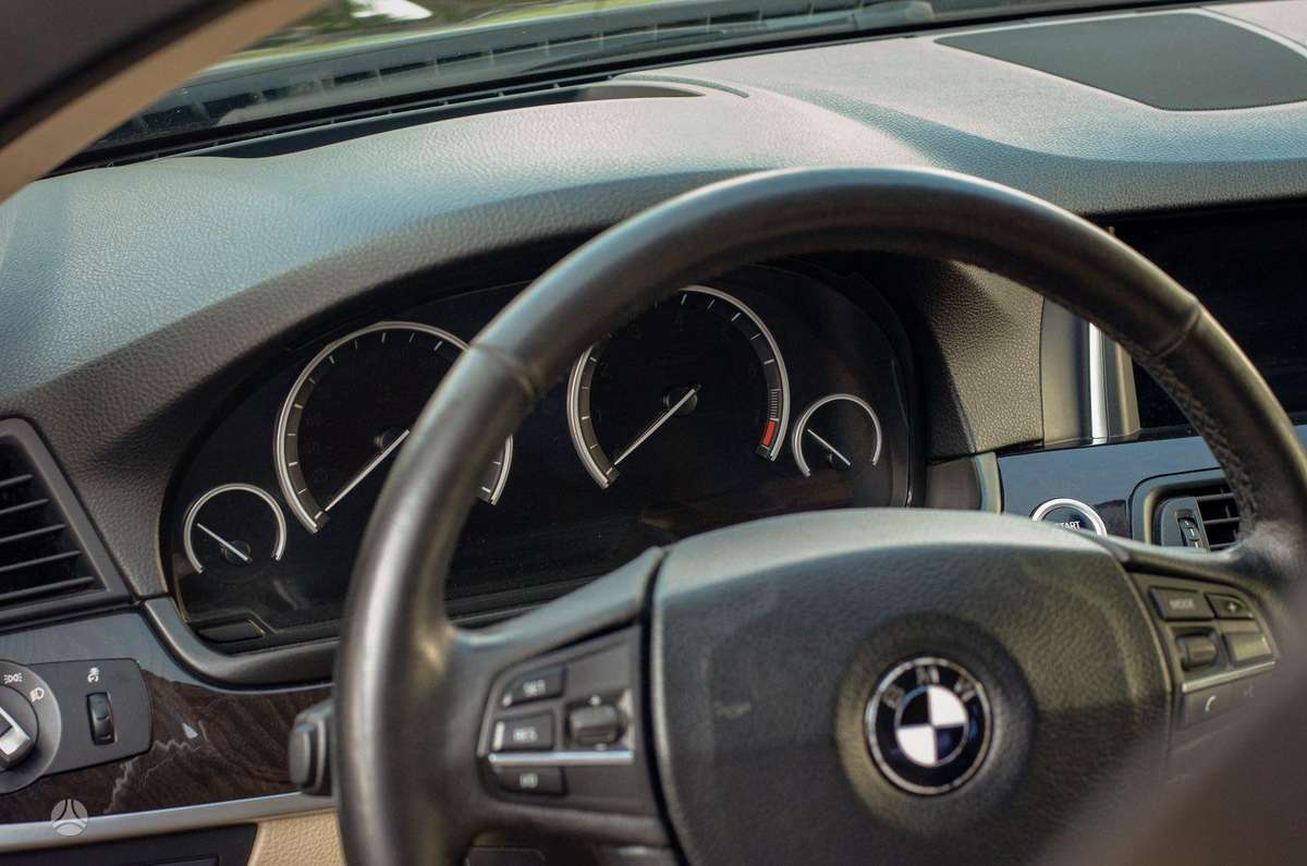 BMW 528, 2.0 l., saloon / sedan