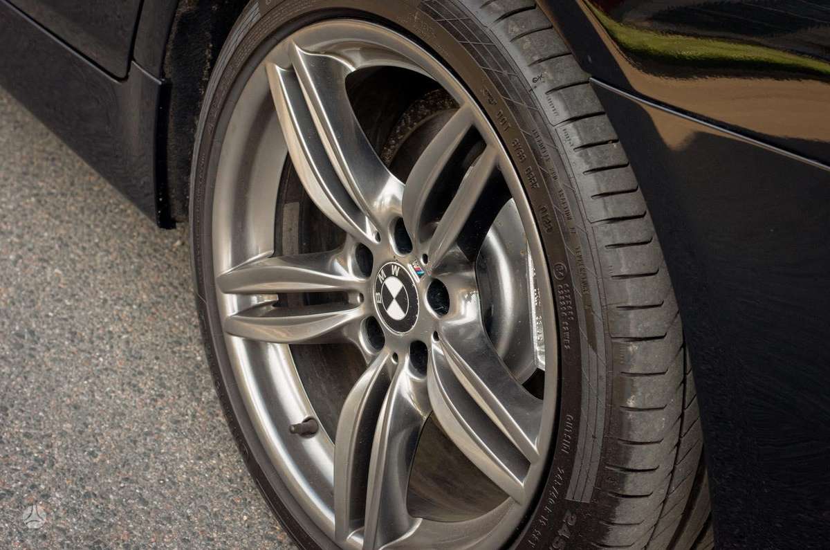 BMW 528, 2.0 l., saloon / sedan